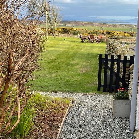홀리헤드 The Little Garden Hideaway With Stunning Sea Views And Garden B&B 외부 사진